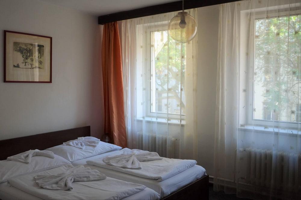 Self-service Ostas Hotel Prag